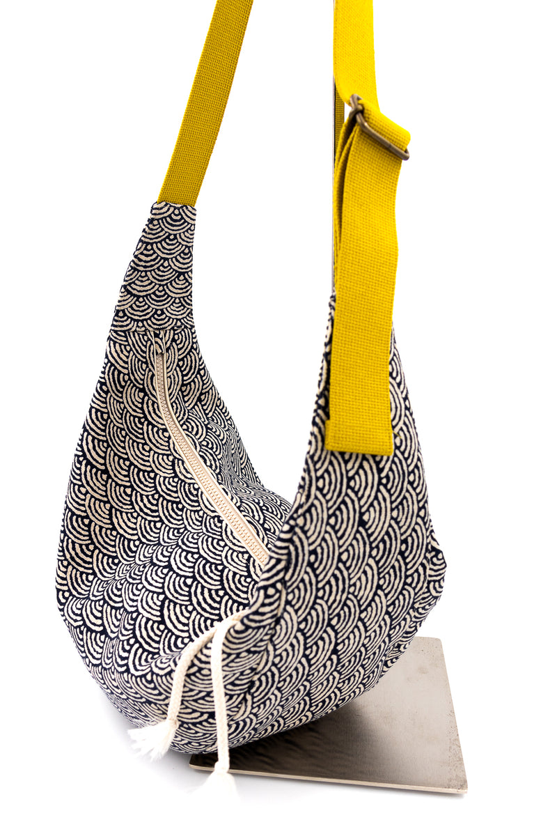 sac "moon bag" - motif vague - tissu traditionnel japonais