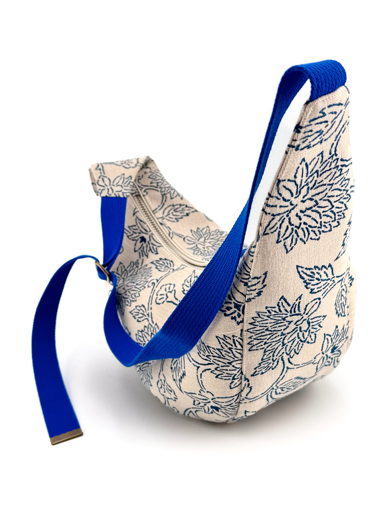 Sac "Moon bag" - motif "floral"/ bleu roi - tissu japonais peint à la main
