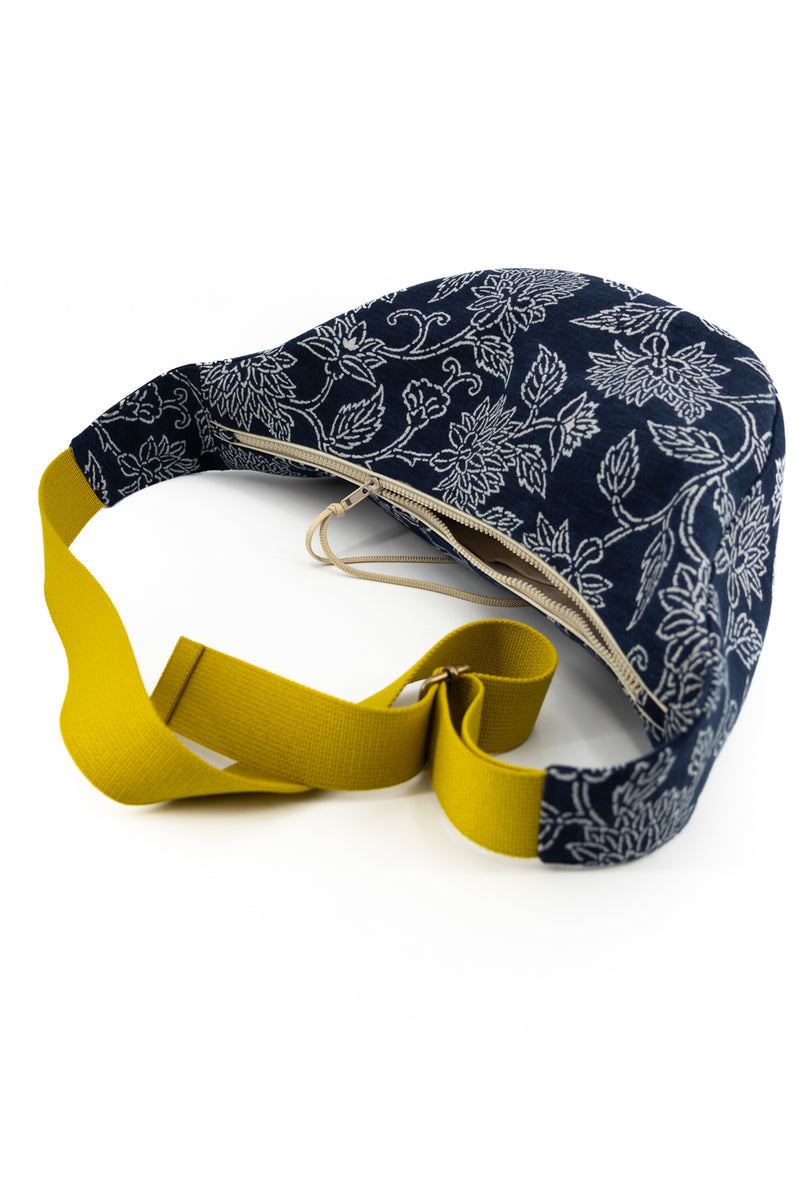 sac "moon bag" - indigo floral - tissu traditionnel japonais
